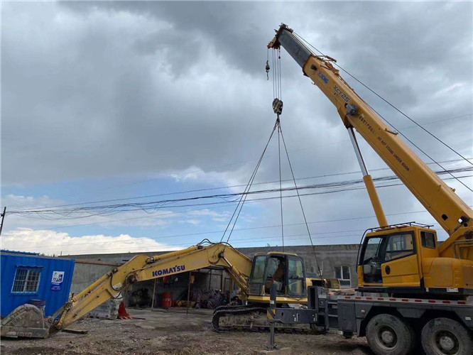 山阳县25吨吊车的工作半径是多少？