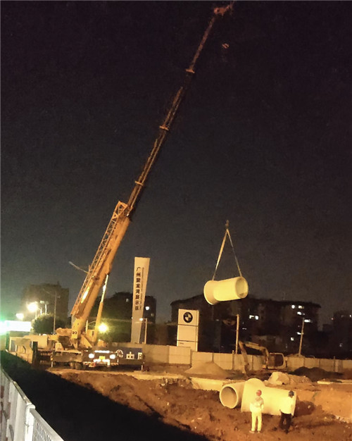 山阳县“弯臂矫正”—— 吊车的 “形变补偿” 技术